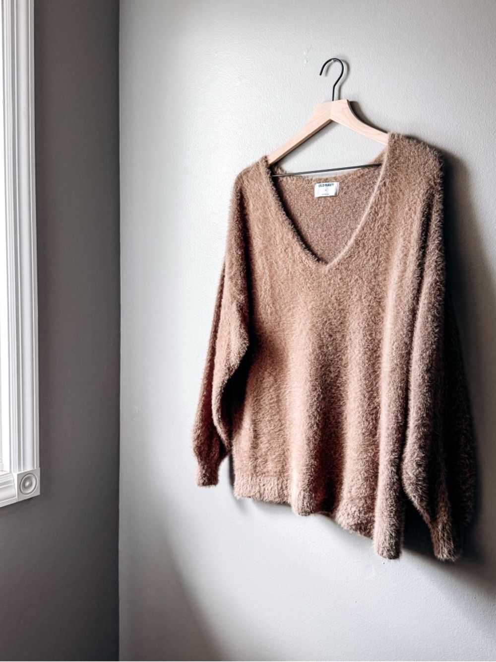 Old Navy Taupe Fuzzy Knit V Neck Sweater Soft Cozy Pullover Size S